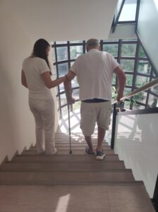 Könyökmankós lépcsőzés 1